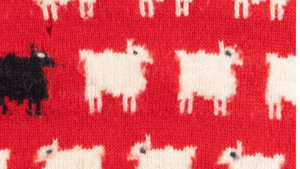 Sotheby’s: 1,1 εκατ. δολάρια για το κόκκινο πουλόβερ με τα προβατάκια της πριγκίπισσας Νταϊάνα