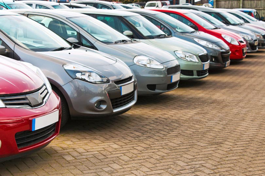 CAR: Σε χαμηλό 10 ετών οι πωλήσεις αυτοκινήτων παγκοσμίως το 2022, λόγω της «τριπλής απειλής»
