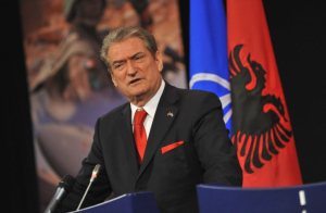 Αλβανία: Ο πρώην πρόεδρος και πρωθυπουργός Μπερίσα τέθηκε υπό κράτηση κατ&#039; οίκον