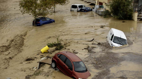 Ισπανία: Eνα χρόνο μετά, η Βαλένθια τιμά τα θύματα των φονικών πλημμυρών που κόστισαν τη ζωή σε 237 ανθρώπους