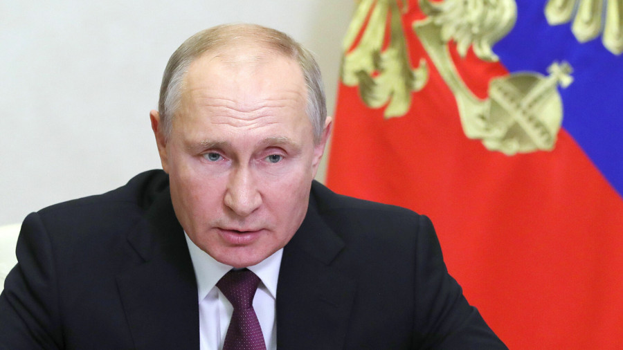 Bloomberg: Δαπάνες ύψους 1 τρισ. ετοιμάζει ο Πούτιν για την οικονομία