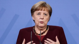 Η Μέρκελ δέχεται αντιπολιτευτικά πυρά για την διαχείρηση της πανδημίας