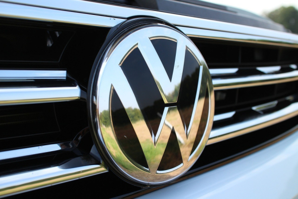 Volkswagen: Αυξημένη η ζήτηση για τα ηλεκτρικά αυτοκίνητα το α’ εξάμηνο
