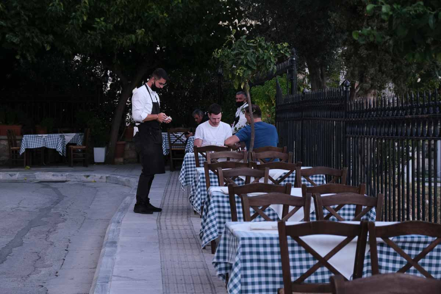 Στάση εργασίας από τους εργαζομένους σε εστίαση - τουρισμό