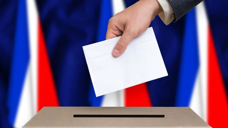 Politico: Στήθος με στήθος Μακρόν - Μελανσόν στο σημερινό πρώτο γύρο των Βουλευτικών Εκλογών