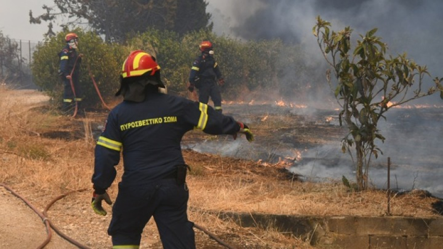 Πυροσβεστική: Βελτιωμένη εικόνα στα μέτωπα των πυρκαγιών σε Αχαΐα, Πρέβεζα, Χίο και Ζάκυνθο