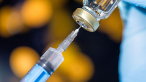 ΕΜΑ: Σε επικοινωνία με τους παρασκευαστές εμβολίων σε περίπτωση που χρειαστεί επικαιροποίηση της σύνθεσης