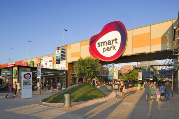 Fourlis: Σε συζητήσεις για την απόκτηση του Smart Park