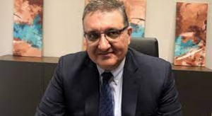 Εξαδάκτυλος: Σοφιστεία να λες ναι στον εμβολιασμό και να μιλάς για εξαναγκασμό