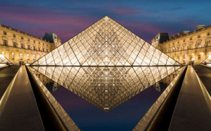 Γαλλία- Κόμης Παρισιού: Έκκληση για την επιστροφή των κλεμμένων κοσμημάτων του Λούβρου (Reuters)