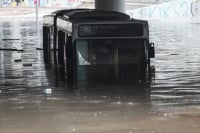 Παρέμβαση εισαγγελέα για το «λεωφορείο - υποβρύχιο» και τη συσσώρευση νερών στη Λεωφόρο Ποσειδώνος