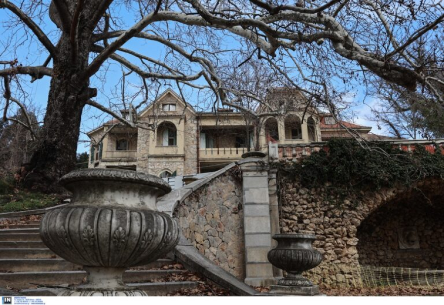 ΥΠΠΟ: Τα βασιλικά εμβλήματα του Όθωνα βρέθηκαν στο Τατόι