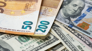 Το ευρώ ενισχύεται 0,04%, στα 1,0502 δολάρια