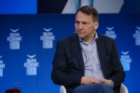 DEF- Sirorski (ΥΠΕΞ Πολωνίας): Μόνο η Κίνα μπορεί να πείσει τον Πούτιν να σταματήσει τον πόλεμο