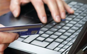 Τριπλό χτύπημα στο τραπεζικό σύστημα: Μισθοί, επιδόματα και Black Friday προκάλεσαν δυσλειτουργίες