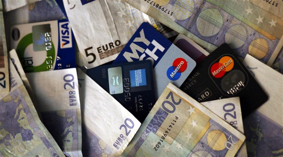 Το «πλαστικό» χρήμα κερδίζει έδαφος - Στα 94 δισ. ευρώ οι συναλλαγές με κάρτες το 2022