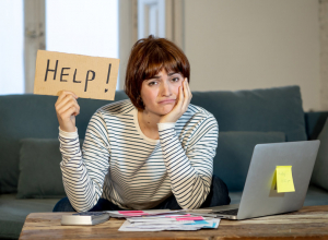 Τέλος επιτηδεύματος: Ένα άδικο χαράτσι που δεν έχει καταργηθεί