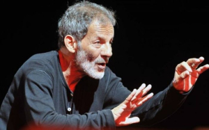 Σταύρος Ξαρχάκος: Επίτιμος διδάκτορας της Φιλοσοφικής Σχολής του Πανεπιστημίου Ιωαννίνων