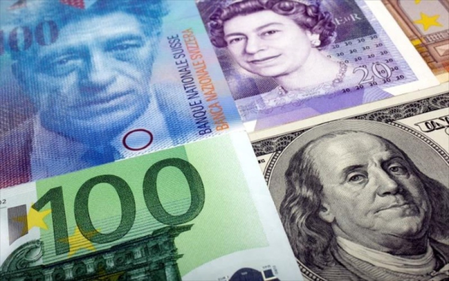 Συνάλλαγμα: Το ευρώ υποχωρεί 0,05%, στα 1,1694 δολάρια