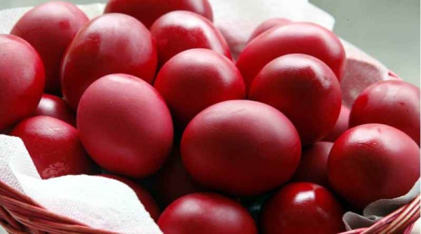 Γιατί βάφουμε κόκκινα αυγά την Μεγάλη Πέμπτη