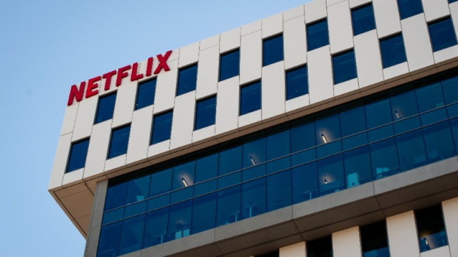 Η Netflix δεν αυξάνει την προσφορά για την εξαγορά της Warner Bros- Ελεύθερο το πεδίο στην Paramount