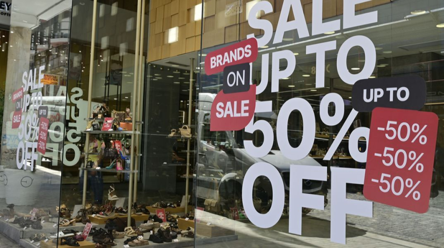 ΕΣΑ: Το 71,3% των επιχειρήσεων δηλώνει χειρότερο τζίρο από πέρυσι και το 98% ζητά αλλαγή του πλαισίου για προσφορές και εκπτώσεις