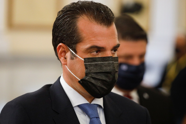 Πλεύρης για τον ναζιστικό χαιρετισμό του πατέρα του: Αυτό είναι αποκτήνωση