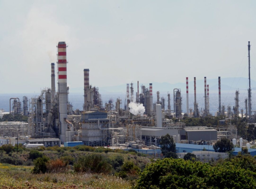 Έκρηξη στην Motor Oil: Νεκρός ο ένας από τους δύο τραυματίες