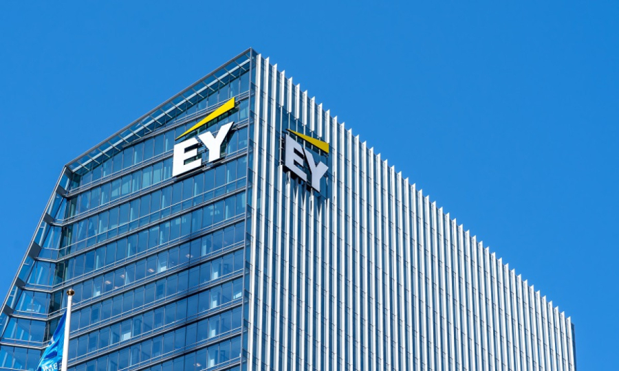 EY: Νέα ακαδημία ελεγκτικών υπηρεσιών για νέους πτυχιούχους