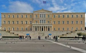 Βουλή - Αντιπολίτευση: Ευθύνες σε κυβέρνηση και τράπεζες για χαμηλή ρευστότητα σε ΜμΕ