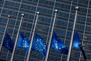 Κομισιόν: Νέοι κανόνες για τον περιορισμό βραχυχρόνιων μισθώσεων τύπου Airbnb στις περιοχές με στεγαστική πίεση