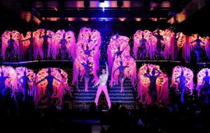 Γαλλία: Τα καμπαρέ επιστρέφουν τον Σεπτέμβριο