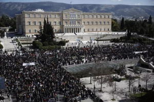 Μαζική συμμετοχή στο συλλαλητήριο στην Αθήνα για τα Τέμπη