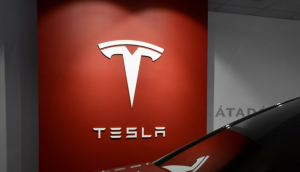 Tesla: Σε χαμηλό άνω των 2 ετών η μετοχή με νέα "βουτιά" 4%