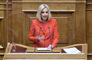 Γεννηματά: Η εργασία στο στόχαστρο της κυβέρνησης