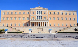 Κατατέθηκε στη Βουλή η τροποποιημένη σύμβαση Ελληνικού Δημοσίου - ΟΛΠ