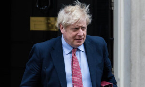 Τζόνσον: Η G7 να δεσμευτεί για εμβολιασμό του παγκόσμιου πληθυσμού έως το τέλος του 2022