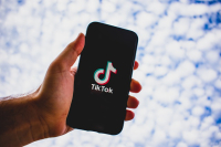 TikTok: Πάνω από 3,5 εκατ. χρήστες στην Ελλάδα