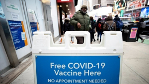 ΗΠΑ-κορονοϊός: Σε τροχιά νέου ρεκόρ οι μολύνσεις, λόγω της Όμικρον