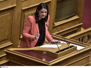 Ν. Κεραμέως: Αγωγή κατά της ΑΔΕΔΥ για κήρυξη απεργίας – αποχής διαρκείας από την αξιολόγηση