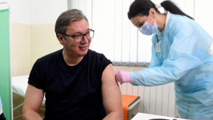 Εμβολιάστηκε με Κινεζικό εμβόλιο ο Πρόεδρος της Σερβίας