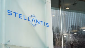 Stellantis: Ανακοίνωσε ότι αναστέλλει την παραγωγή οχημάτων στη Ρωσία
