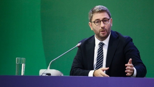 Ανδρουλάκης: Επίθεση στον πρωθυπουργό και αιχμές κατά του Τσίπρα