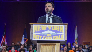 ΗΠΑ: Ακροδεξιοί ινφλουένσερ κατηγορούν τον Μαμντάνι ότι ανήκει στο Ισλαμικό Κράτος