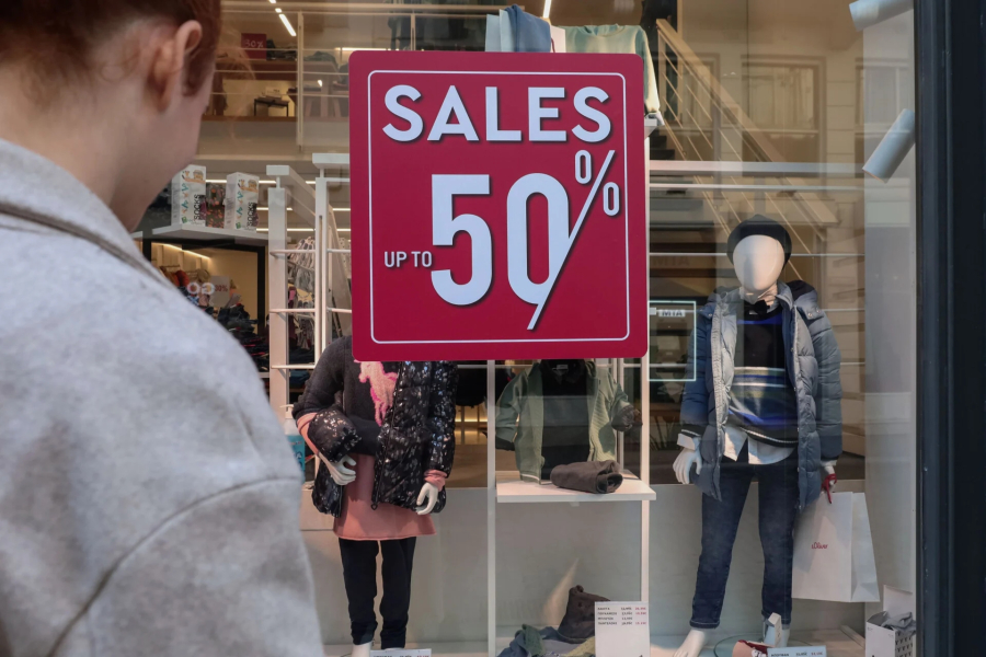 Ξεκινούν 8 Ιανουαρίου οι χειμερινές εκπτώσεις