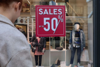 Ξεκινούν 8 Ιανουαρίου οι χειμερινές εκπτώσεις