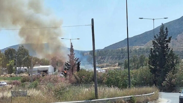 Πυρκαγιά σε χώρο απορριμμάτων στο Μαρκόπουλο Αττικής