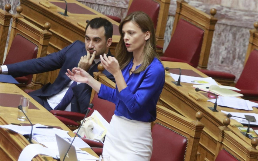 Αχτσιόγλου - Χαρίτσης: Οικονομική ασφυξία και φτωχοποίηση με απόλυτη ευθύνη Μητσοτάκη