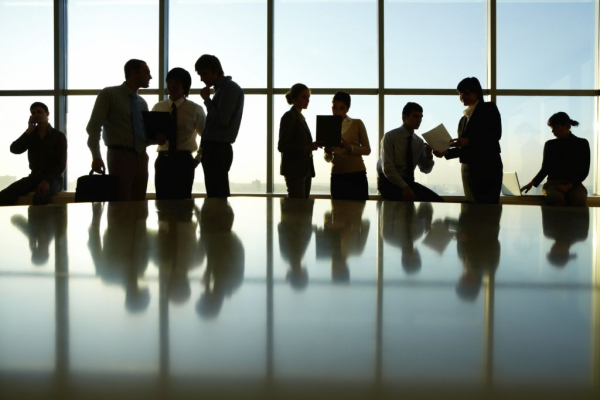 PwC: Σχεδόν οι μισοί (45%) εργαζόμενοι δηλώνουν ότι ο φόρτος εργασίας τους έχει αυξηθεί σημαντικά