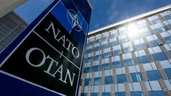 ΝΑΤΟ: Η Ρωσία ετοιμάζει πρόσχημα για να εισβάλει στην Ουκρανία